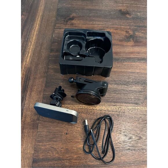 Magnetic phone holder and wireless charger for car. - Picture 5 of 10